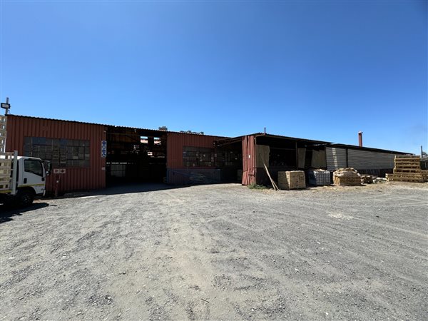 2 380  m² Industrial space