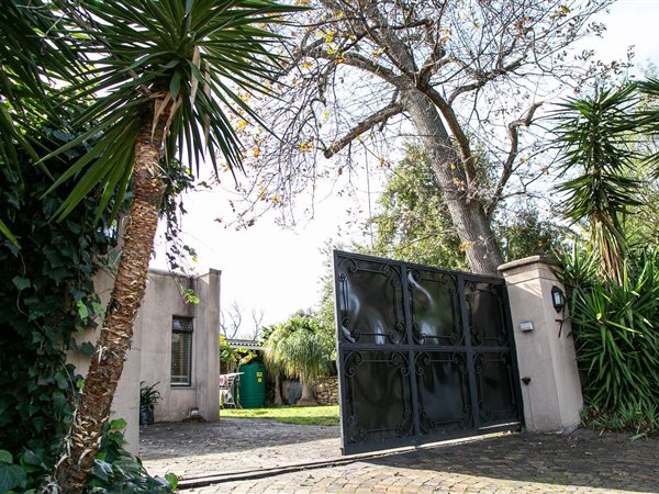 521 m² Land