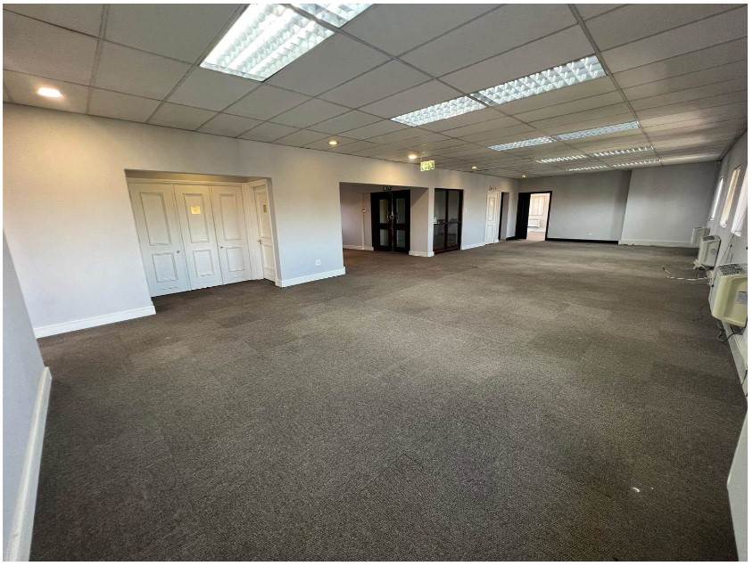 298  m² Office Space in Rivonia photo number 8