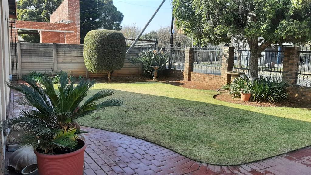 4 Bed House in Pretoria West photo number 22