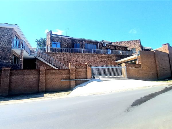 10 Bedroom House