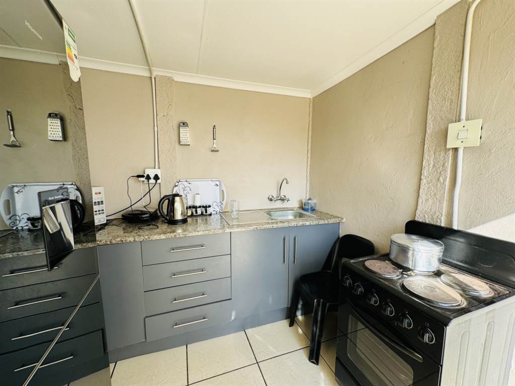5 Bed House in Daveyton photo number 29