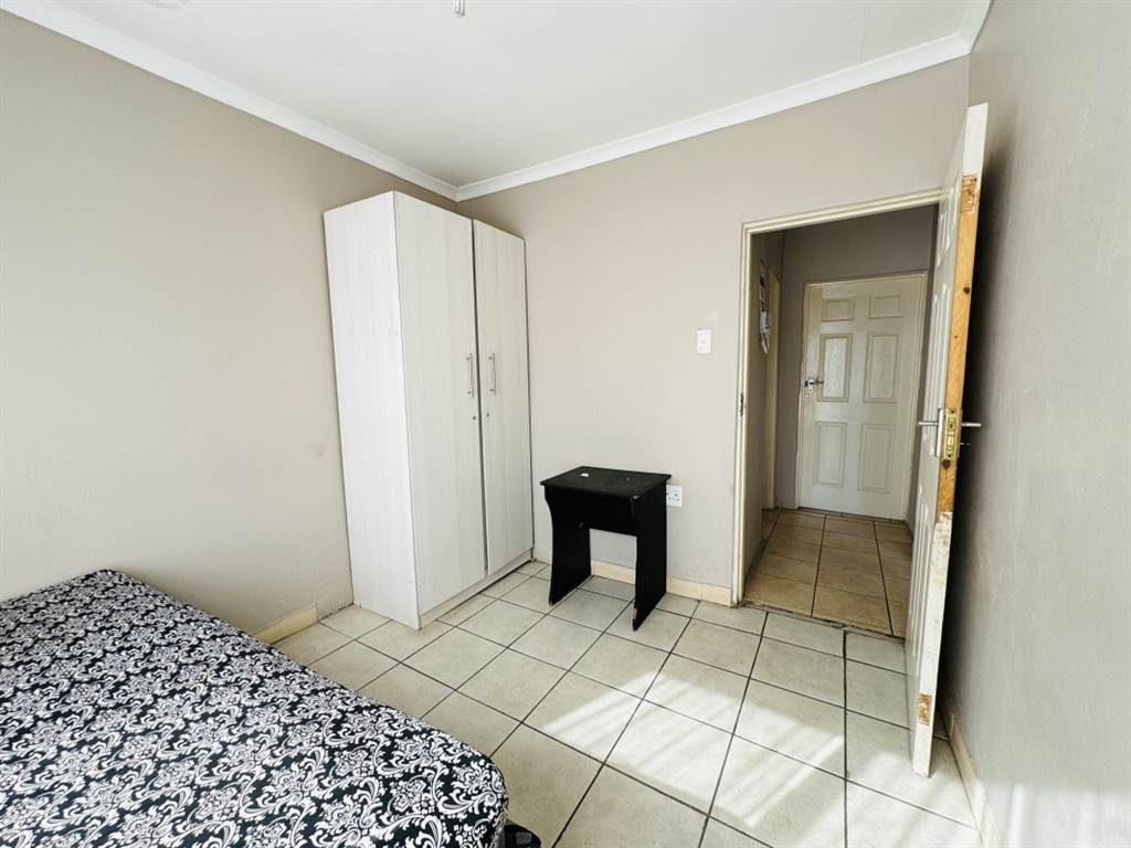5 Bed House in Daveyton photo number 21