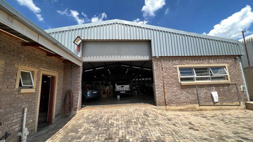 600  m² Industrial space in Rosettenville photo number 1