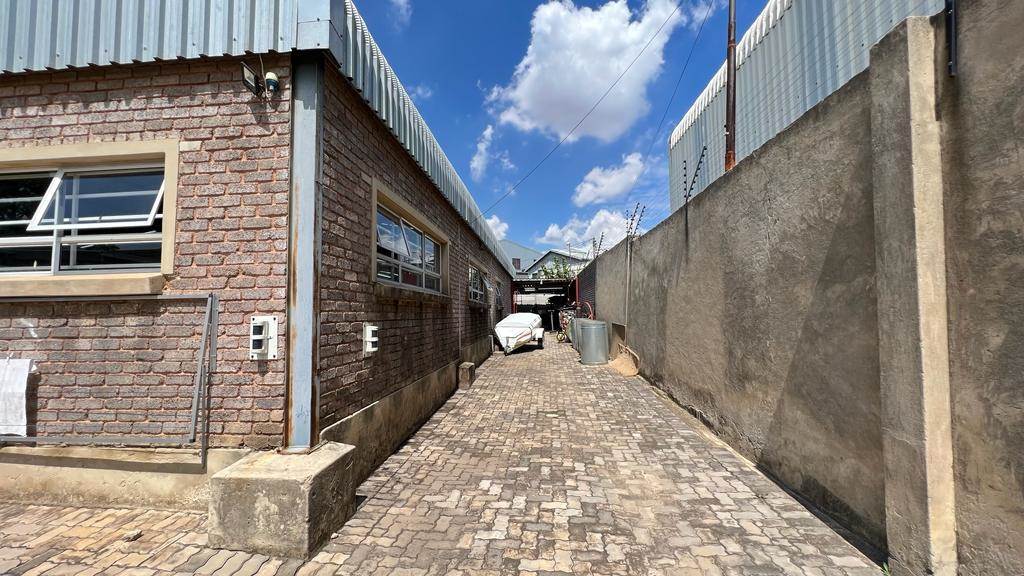 600  m² Industrial space in Rosettenville photo number 4