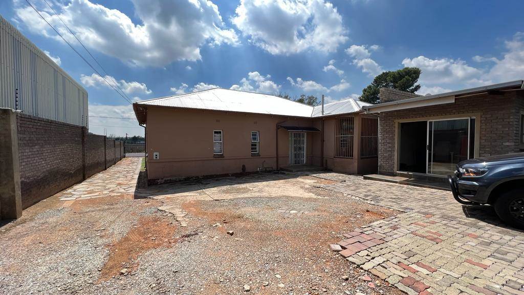 600  m² Industrial space in Rosettenville photo number 2