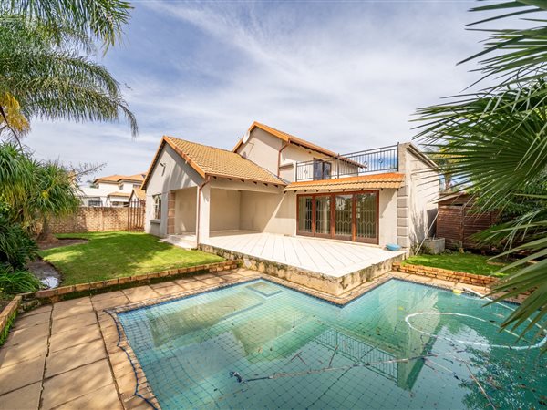 4 Bedroom Townhouse