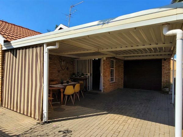 3 Bedroom Townhouse 3 Bedroom Townhouse