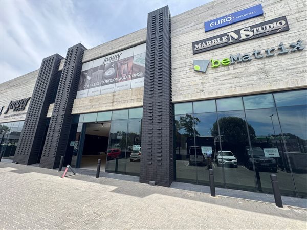 789  m² Commercial space