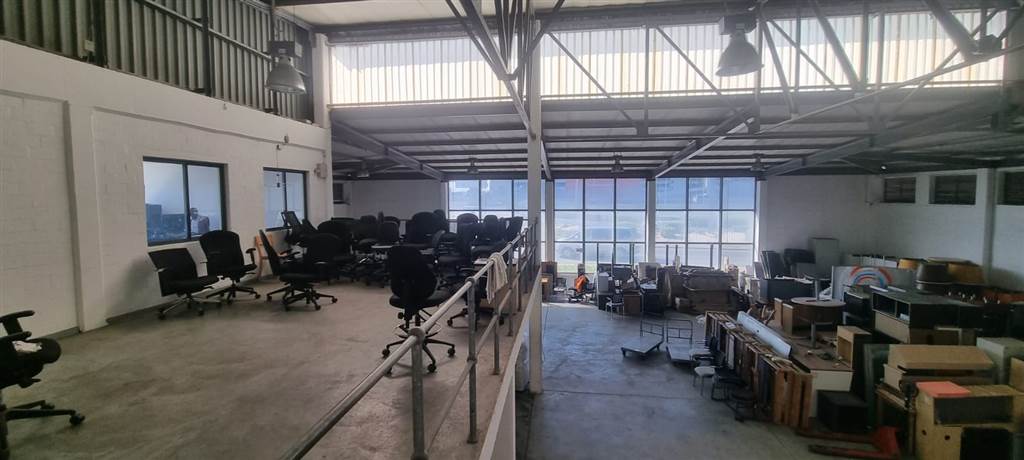 562  m² Industrial space in Airport Industria photo number 5
