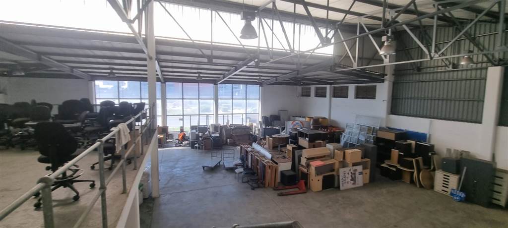 562  m² Industrial space in Airport Industria photo number 12