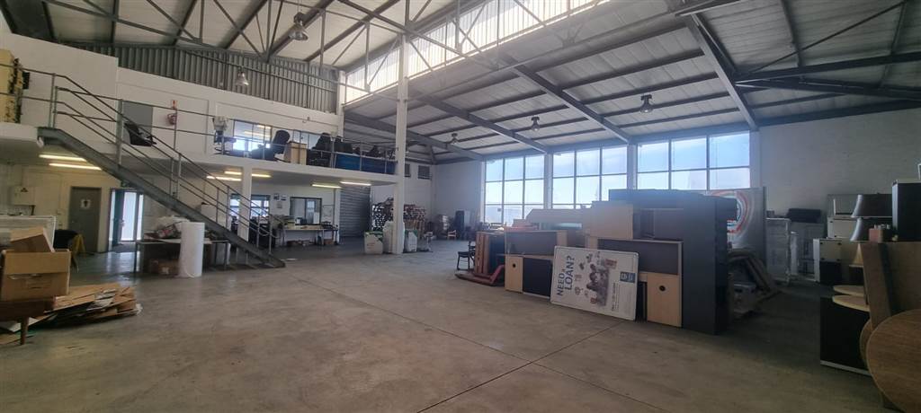 562  m² Industrial space in Airport Industria photo number 7