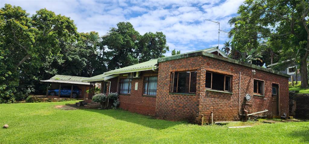 3 Bed House in Umtentweni photo number 21