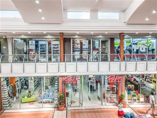 100 m² Retail Space 100 m² Retail Space