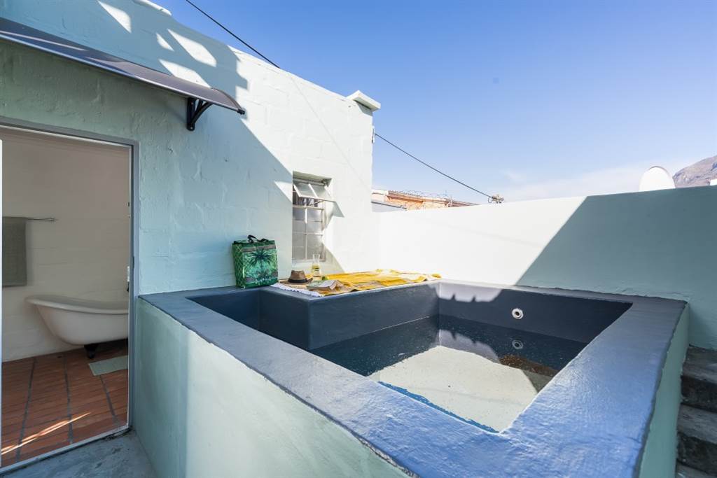 1 Bed House in Bo-Kaap photo number 19