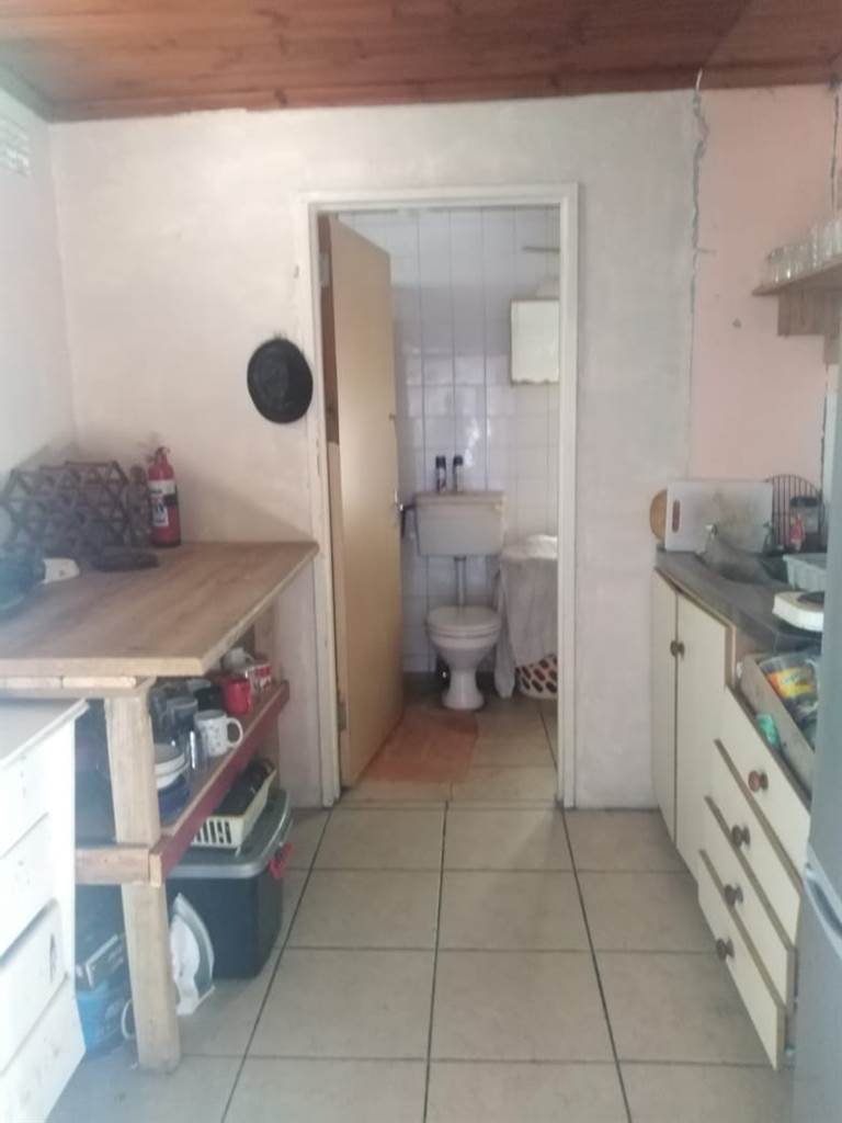 3 Bed House in Mitchells Plain photo number 14