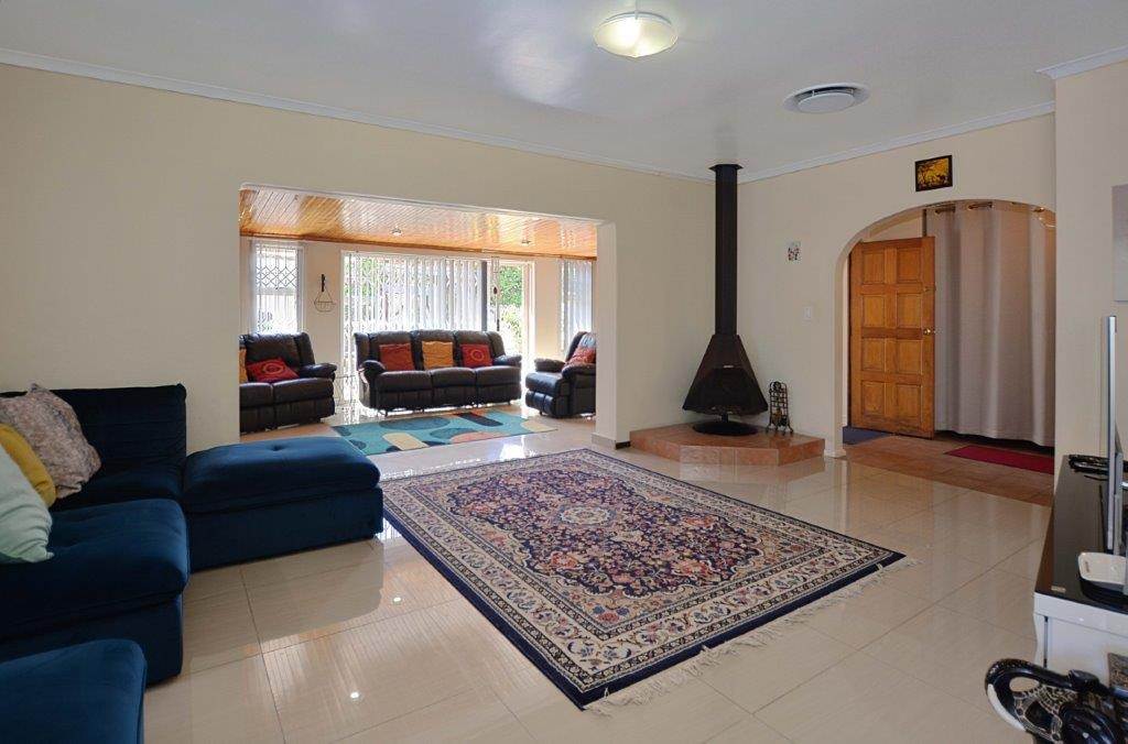 4 Bed House in Flamingo Vlei photo number 3