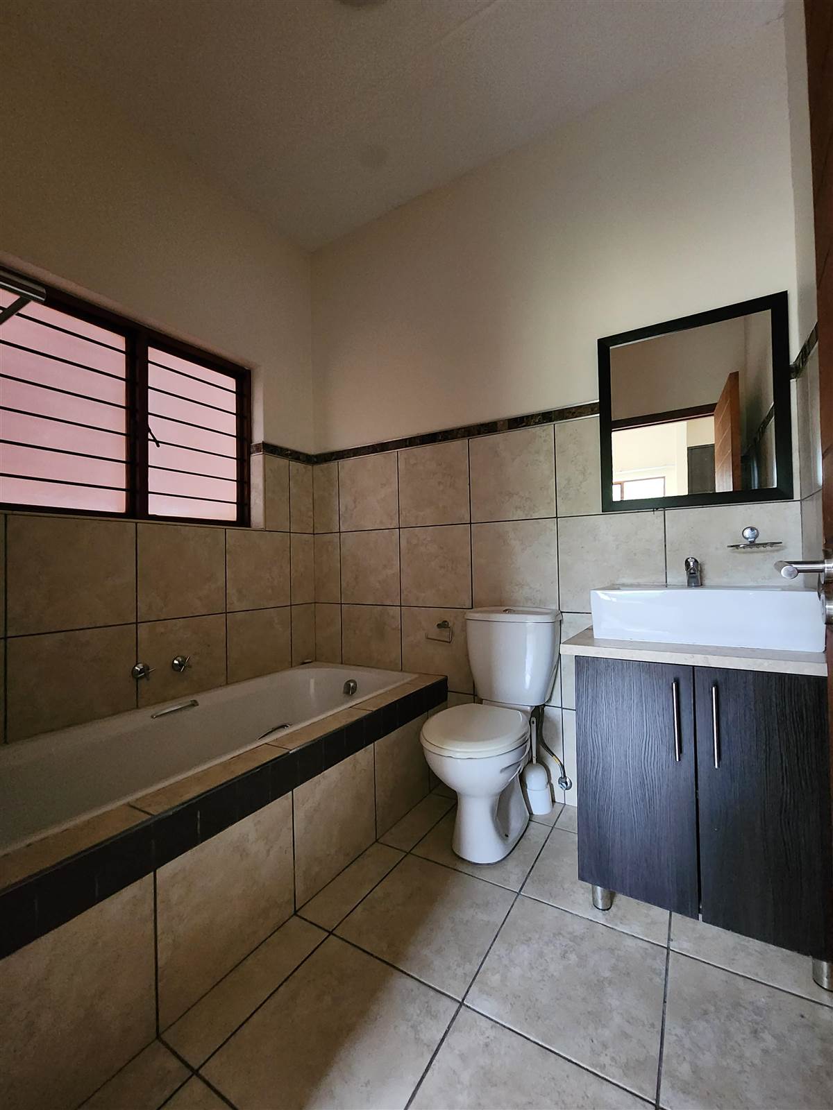 2 Bed Apartment in Pretorius Park photo number 12