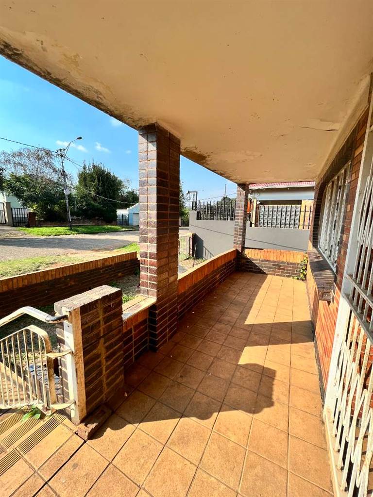 3 Bed House in Bezuidenhout Valley photo number 16