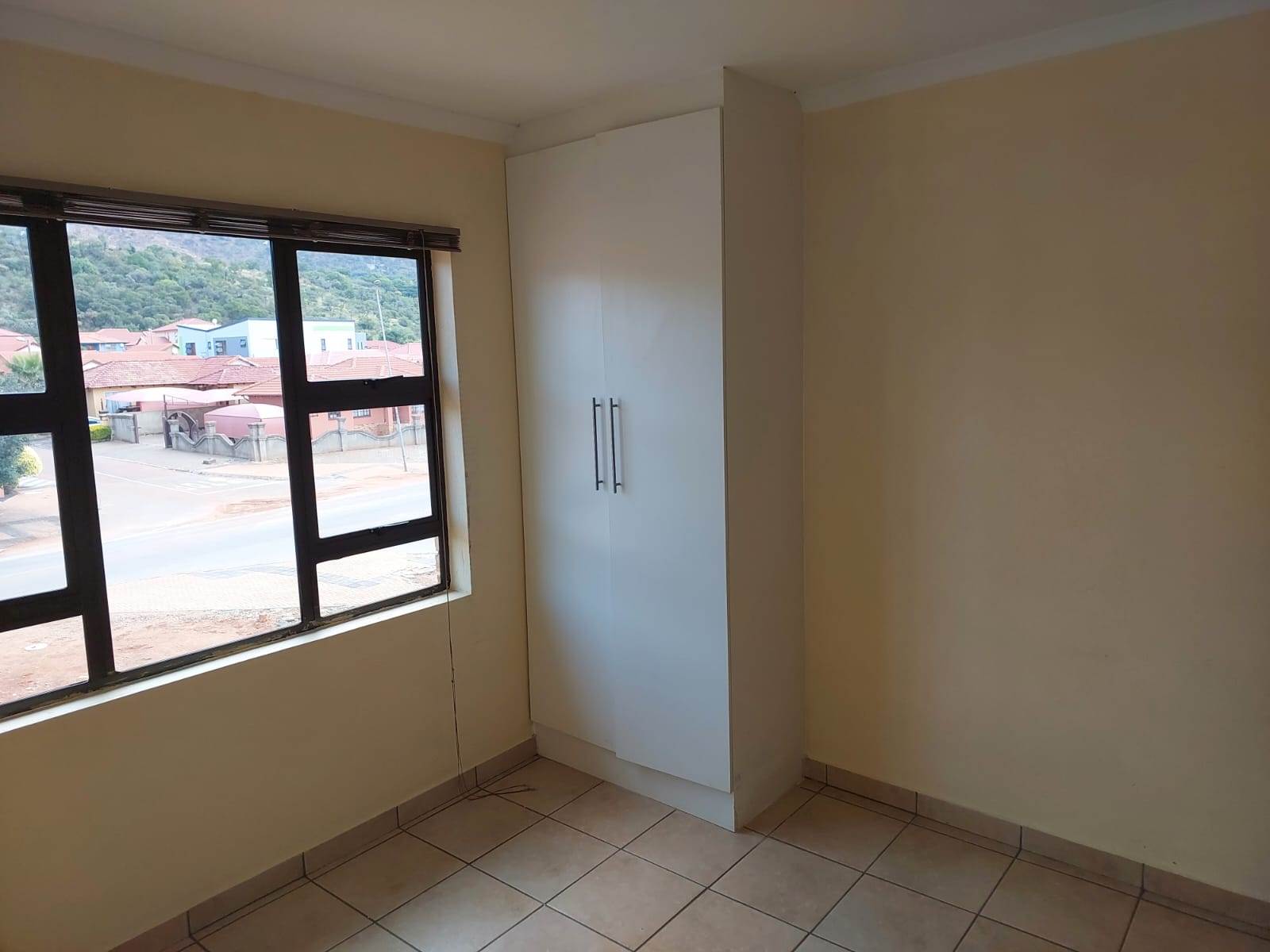 Commercial space in Tlhabane photo number 7