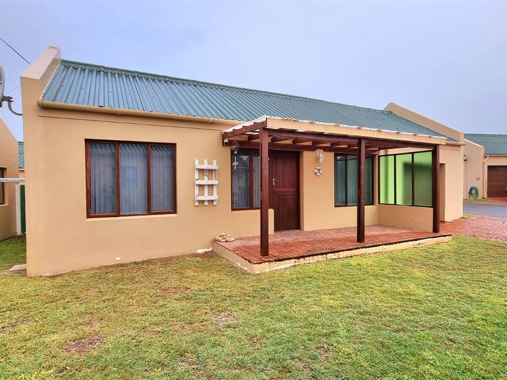 2 Bed House in Stilbaai photo number 1