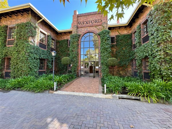 95  m² Commercial space in Rivonia