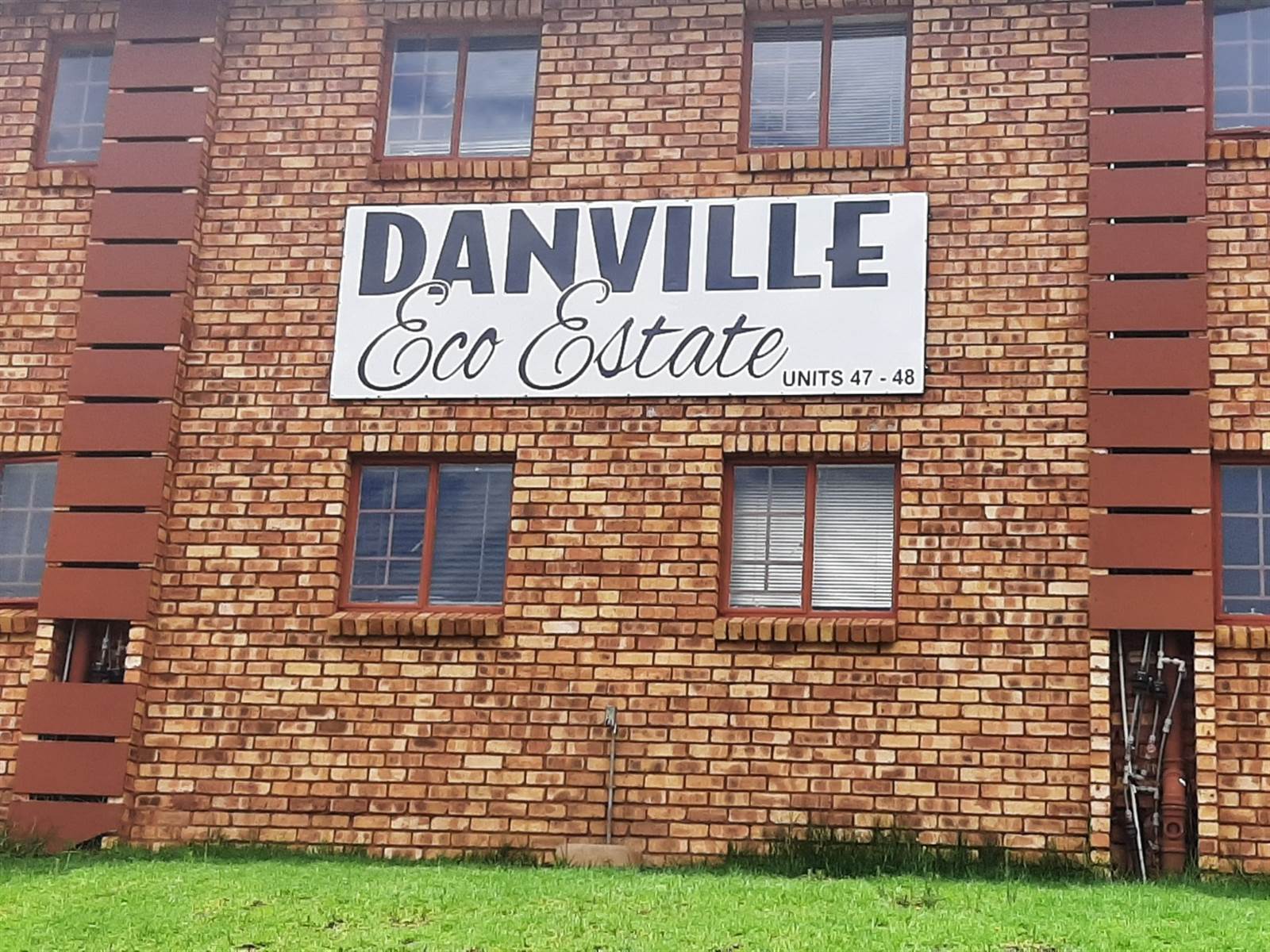 2 Bed Townhouse in Danville photo number 1
