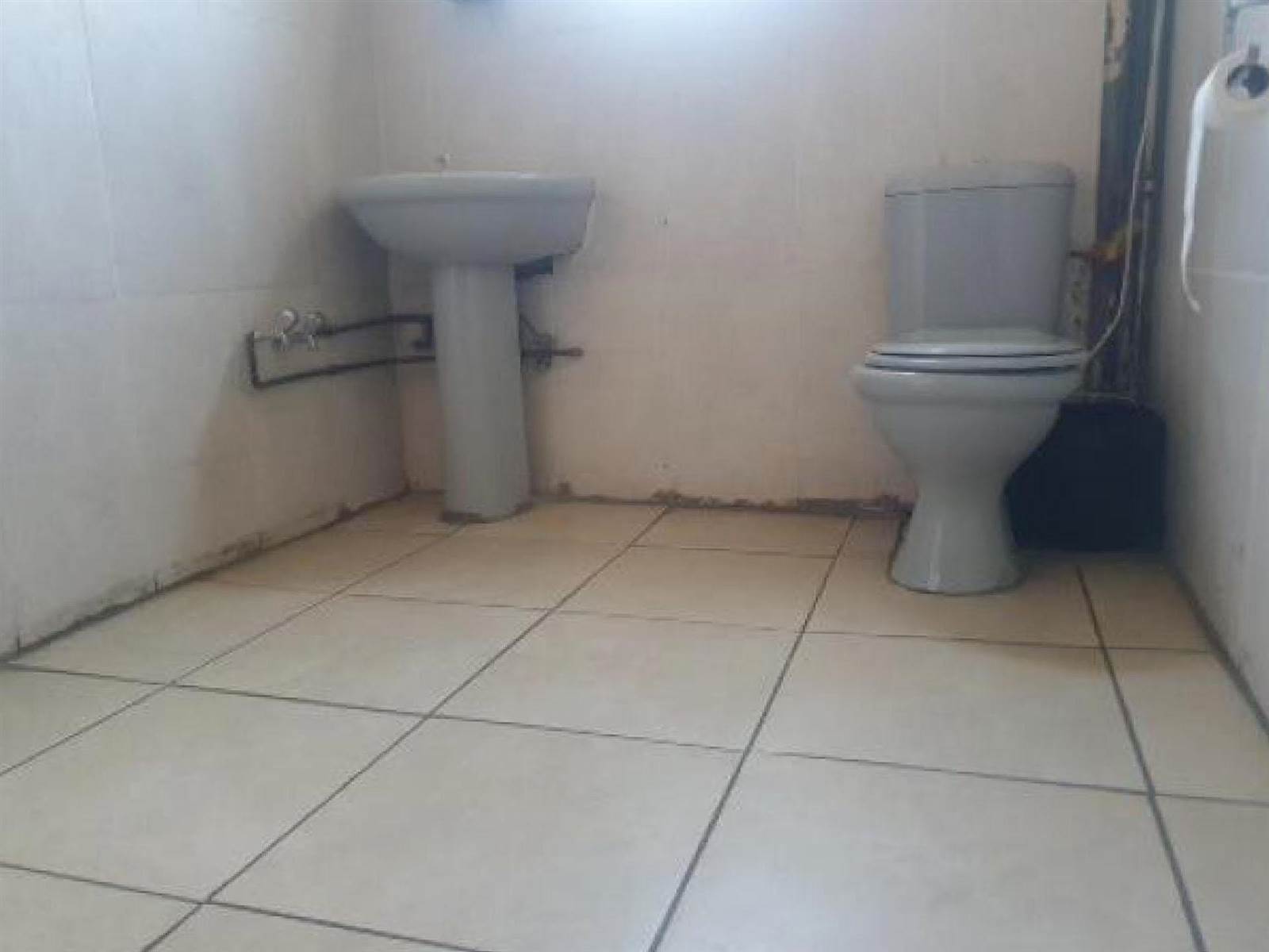 2 Bed House in Osizweni photo number 8