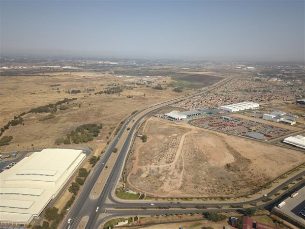 1.1 ha Land available in Chloorkop