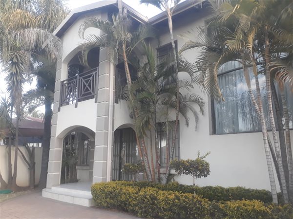 4 Bedroom House 4 Bedroom House