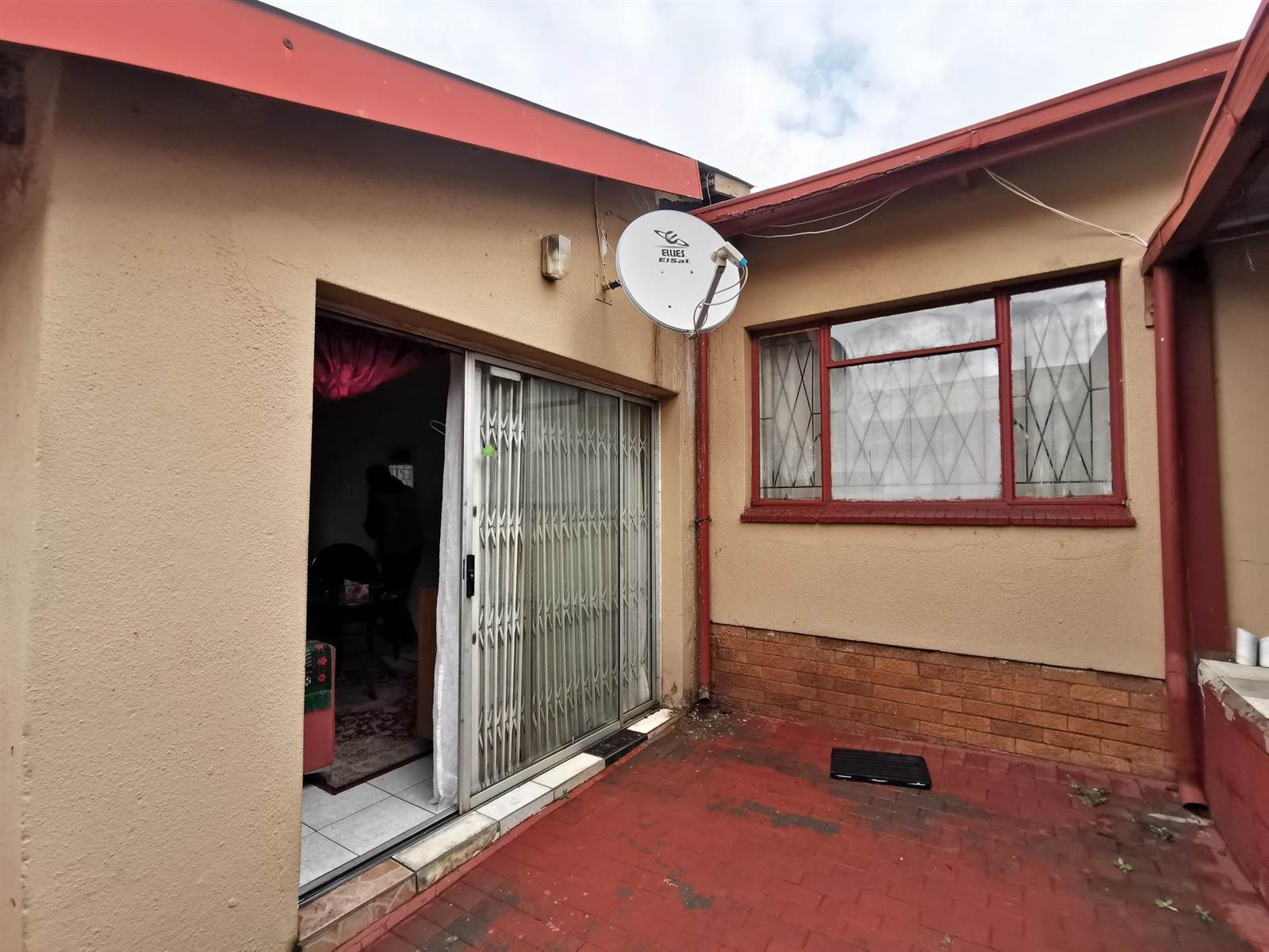 3 Bed House in Bosmont photo number 24