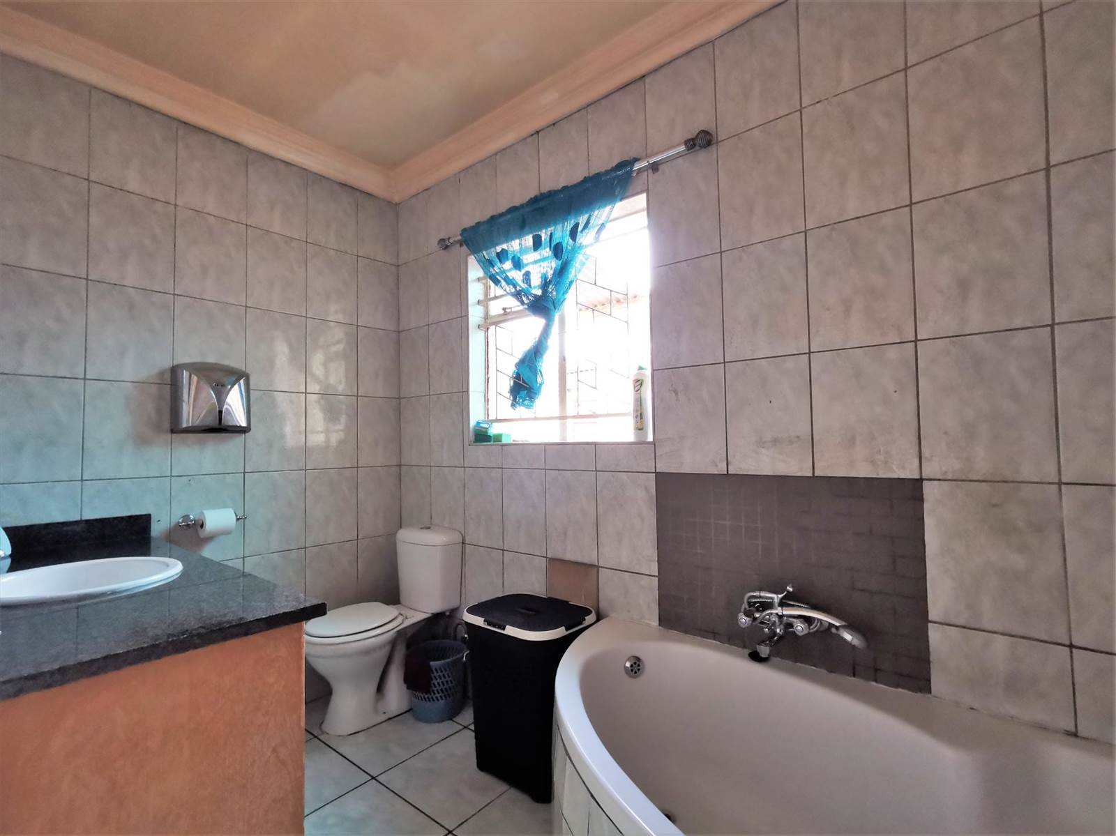 3 Bed House in Bosmont photo number 20