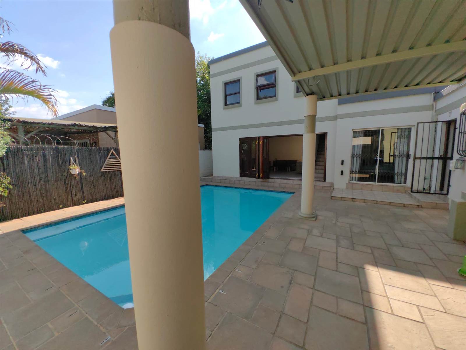 4 Bed House in Johannesburg North photo number 2