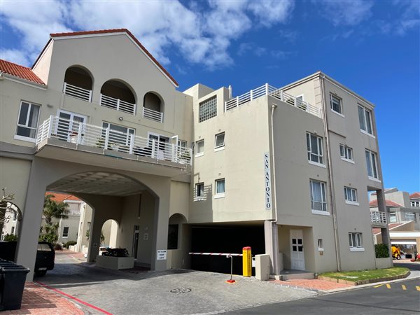 3 Bed Apartment in Gordons Bay Central