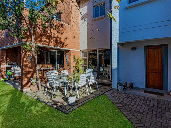 3 Bedroom Townhouse 3 Bedroom Townhouse