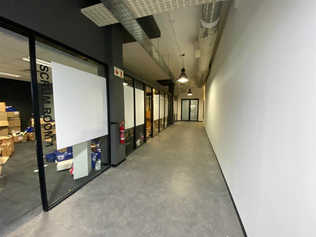 860  m² Commercial space in Paarden Eiland photo number 16
