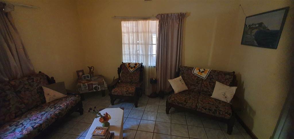 2 Bed House in Mookgophong (Naboomspruit) photo number 10