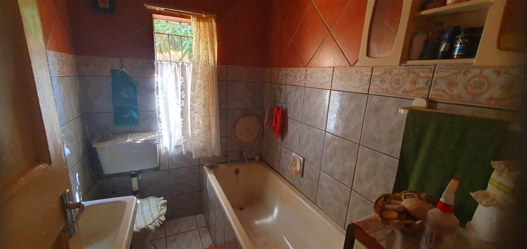 2 Bed House in Mookgophong (Naboomspruit) photo number 15