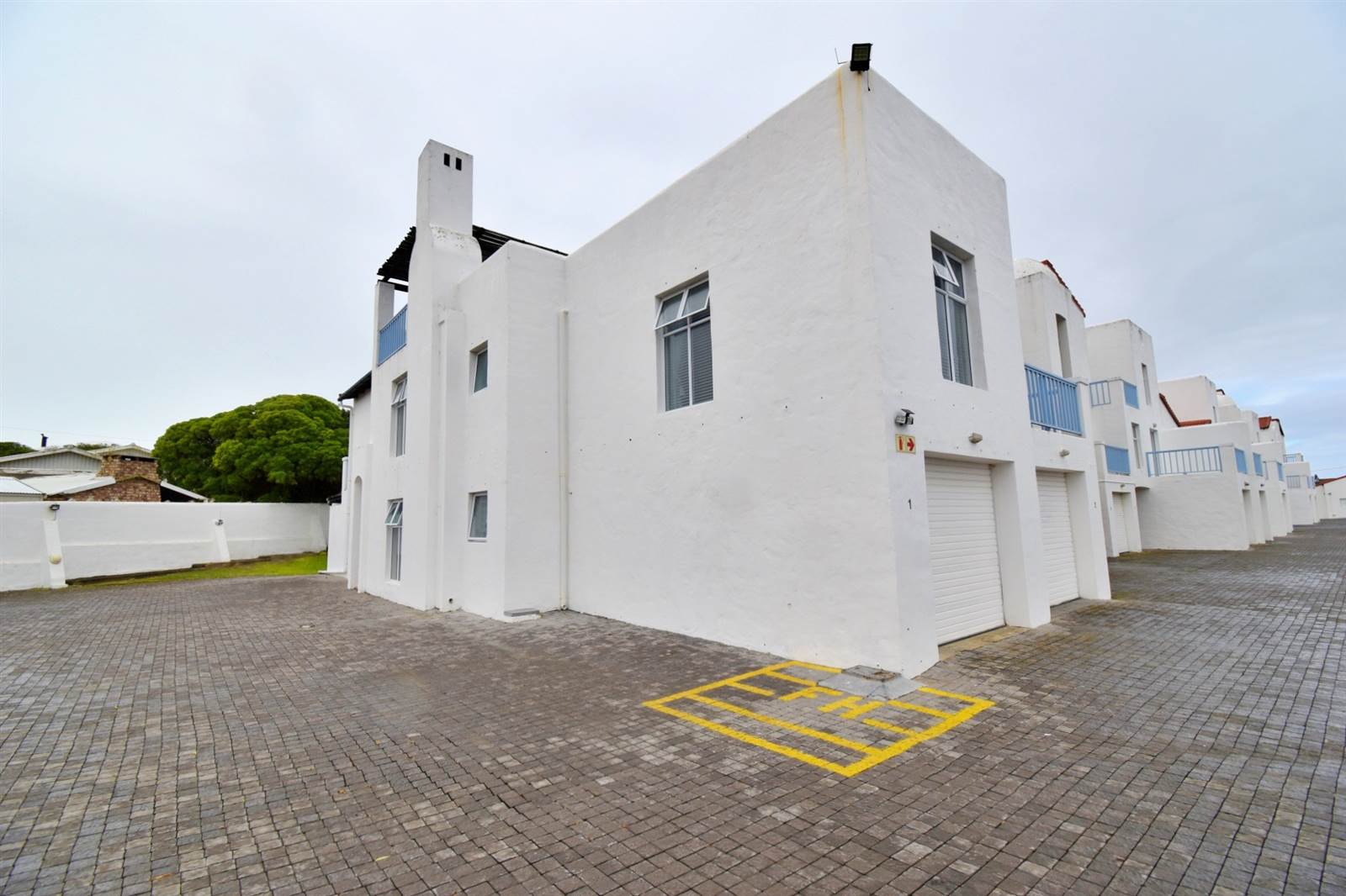 3 Bed Apartment in Struisbaai photo number 22