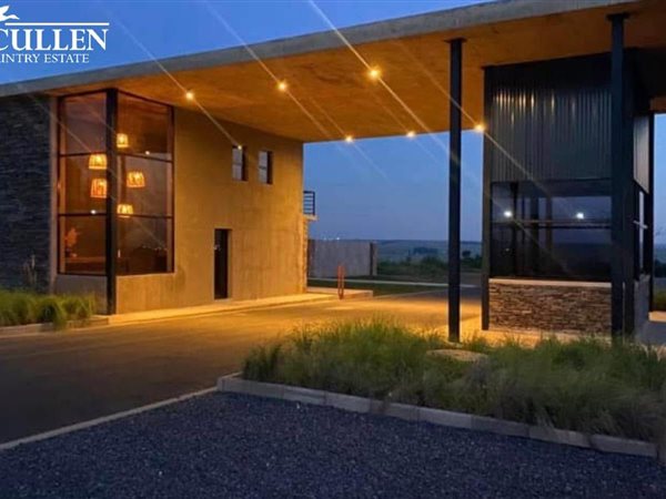 8 733 m² Land