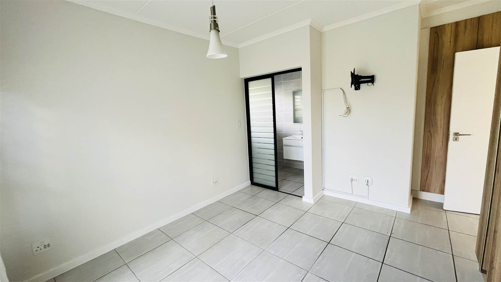 3 Bed Apartment in Waterfall Estate photo number 13