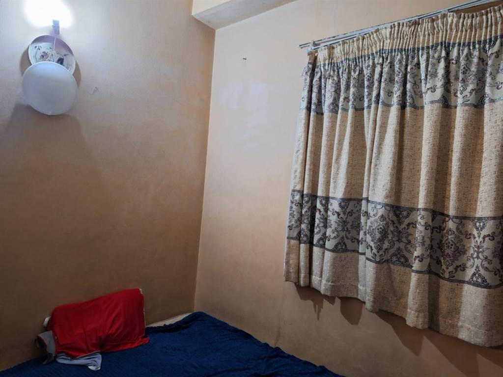 2 Bed Apartment in Durban CBD photo number 8