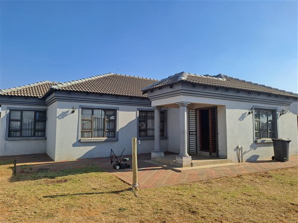 4 Bed House in Cultura Park