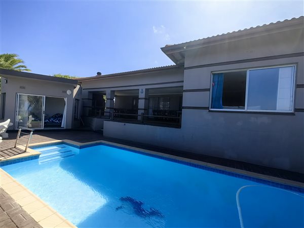 4 Bed House in Bazley Beach