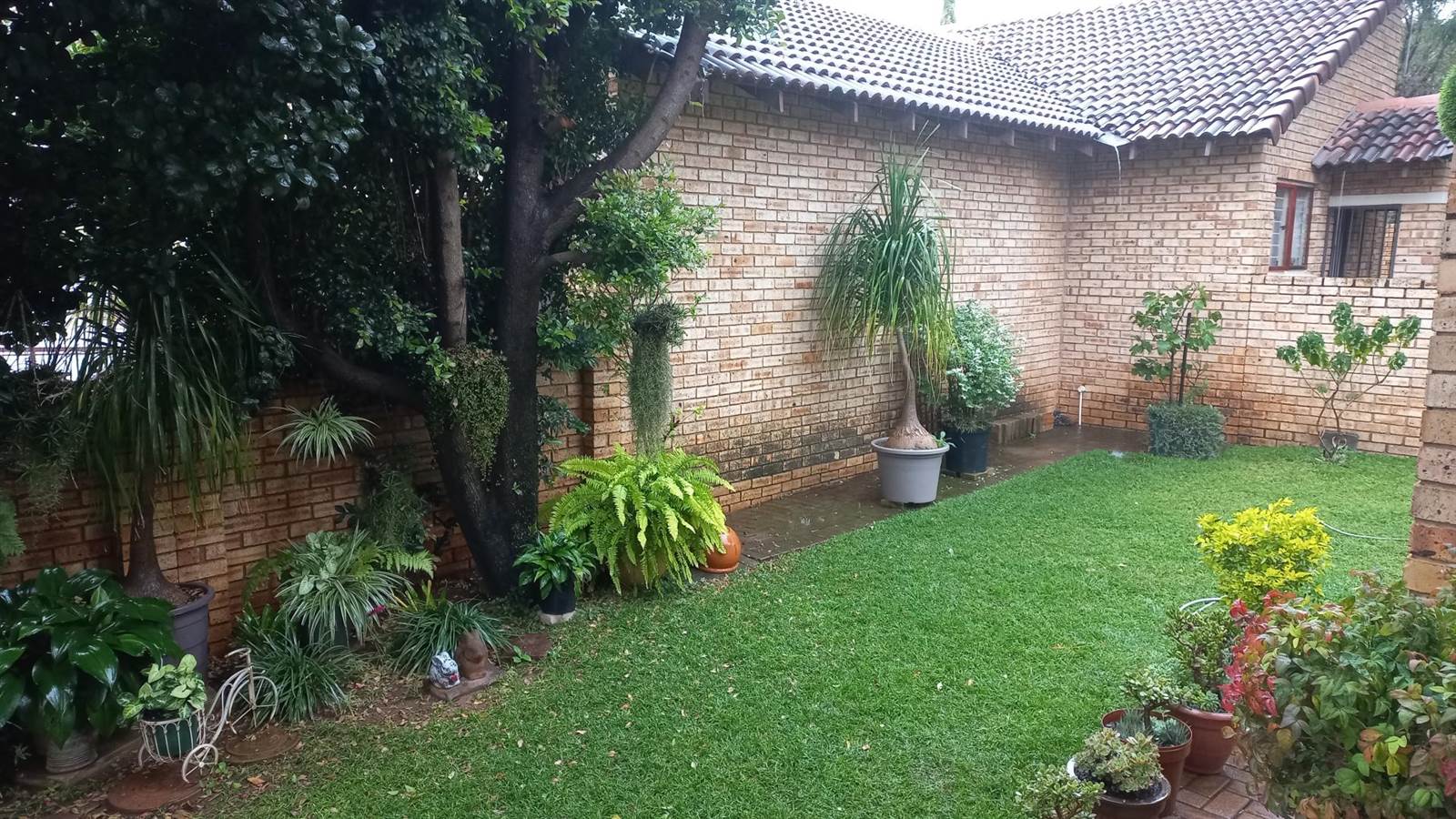 3 Bed Townhouse in Ruimsig photo number 21
