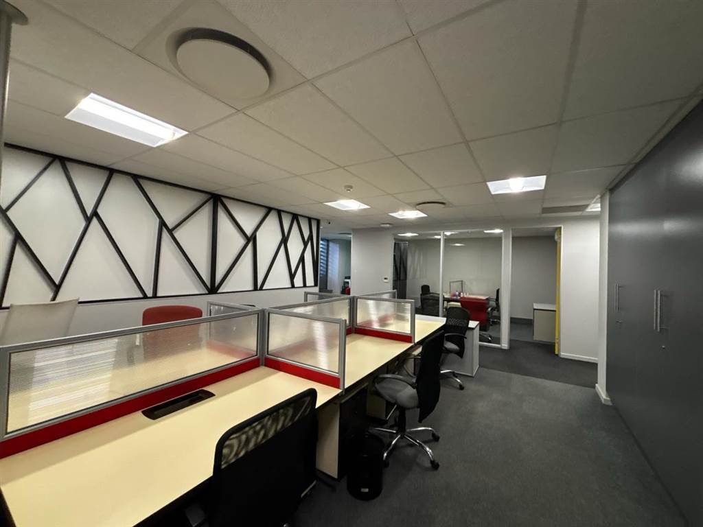 680  m² Commercial space in Parktown photo number 11