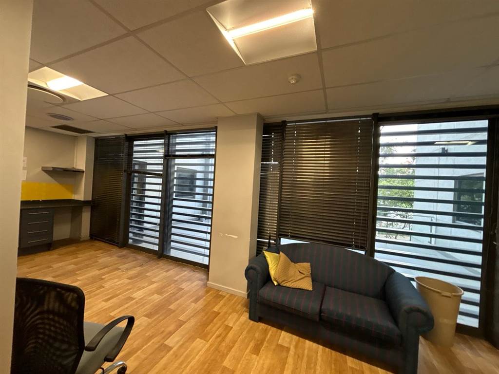 680  m² Commercial space in Parktown photo number 17