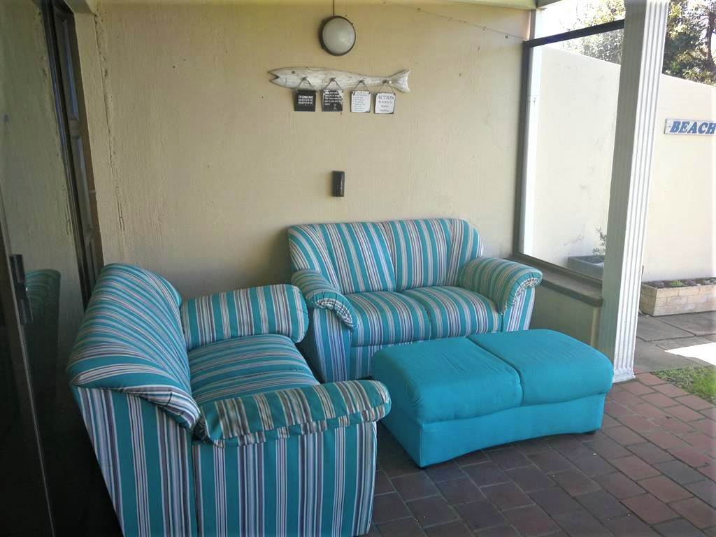 2 Bed Townhouse in Scottburgh South photo number 5