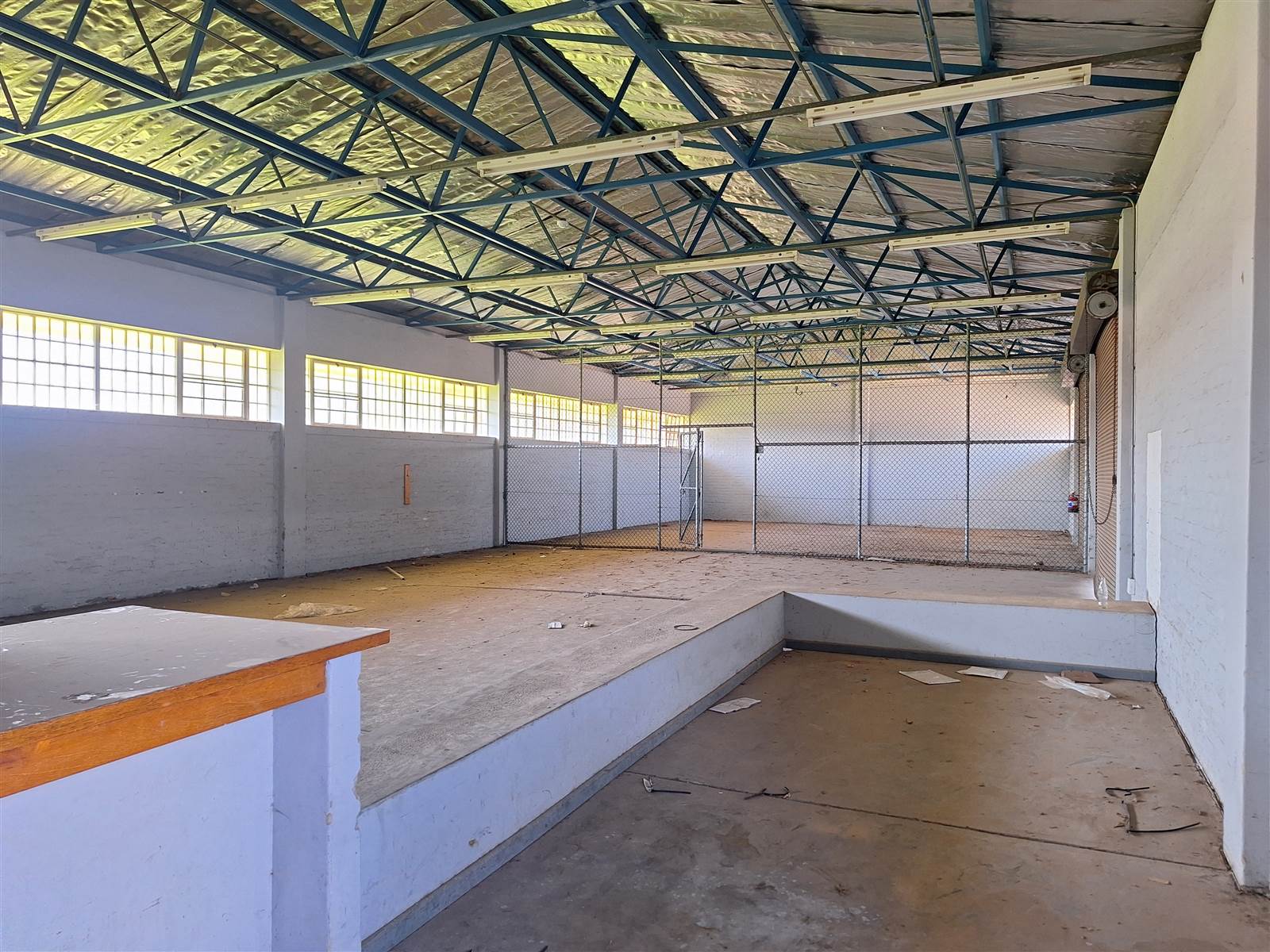 392  m² Industrial space in Uitenhage Central photo number 3