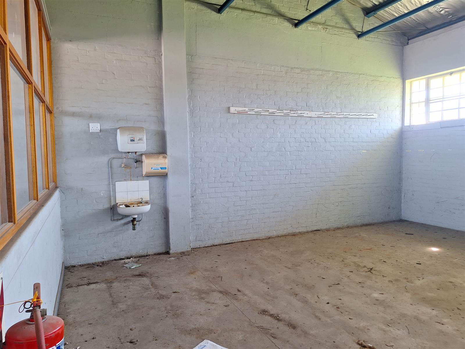 392  m² Industrial space in Uitenhage Central photo number 6